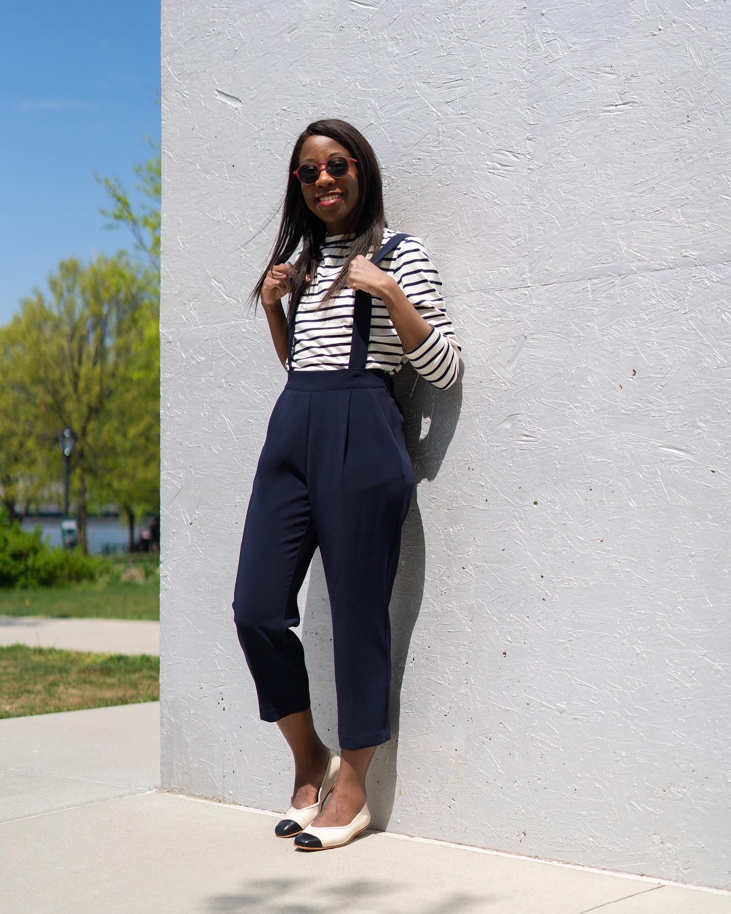 cute casual outfit by sustainable fashion creator @misspaulapresents 