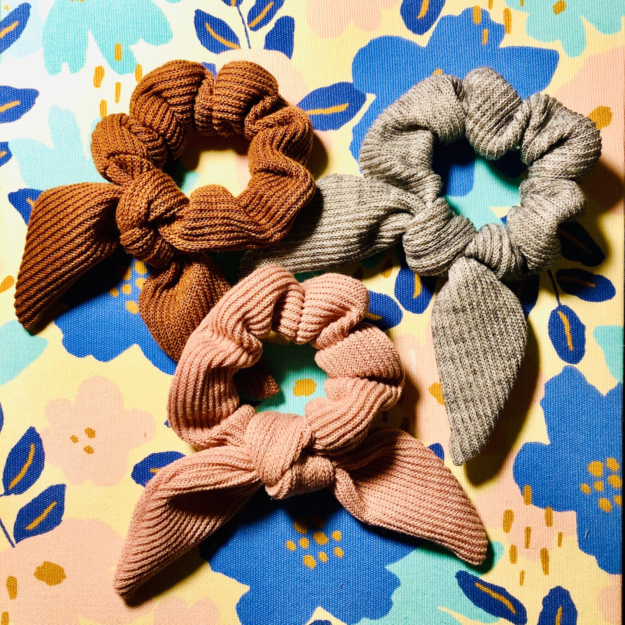 90s fashion trends you can shop consciously / recycled scrunchies