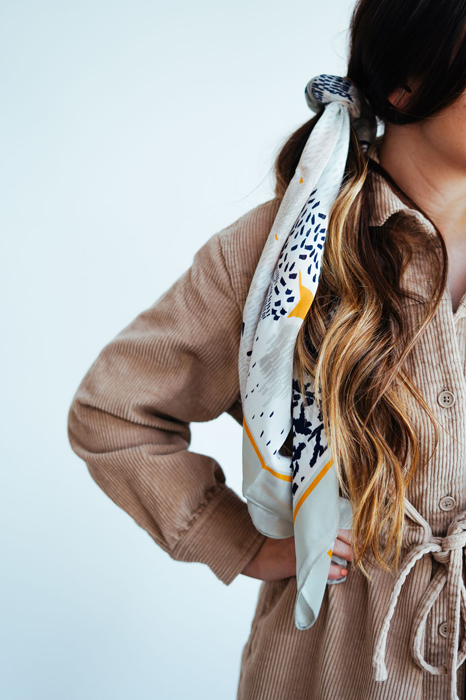 10 Ways to Style a Silk Scarf in Your Hair – LIYA Collective
