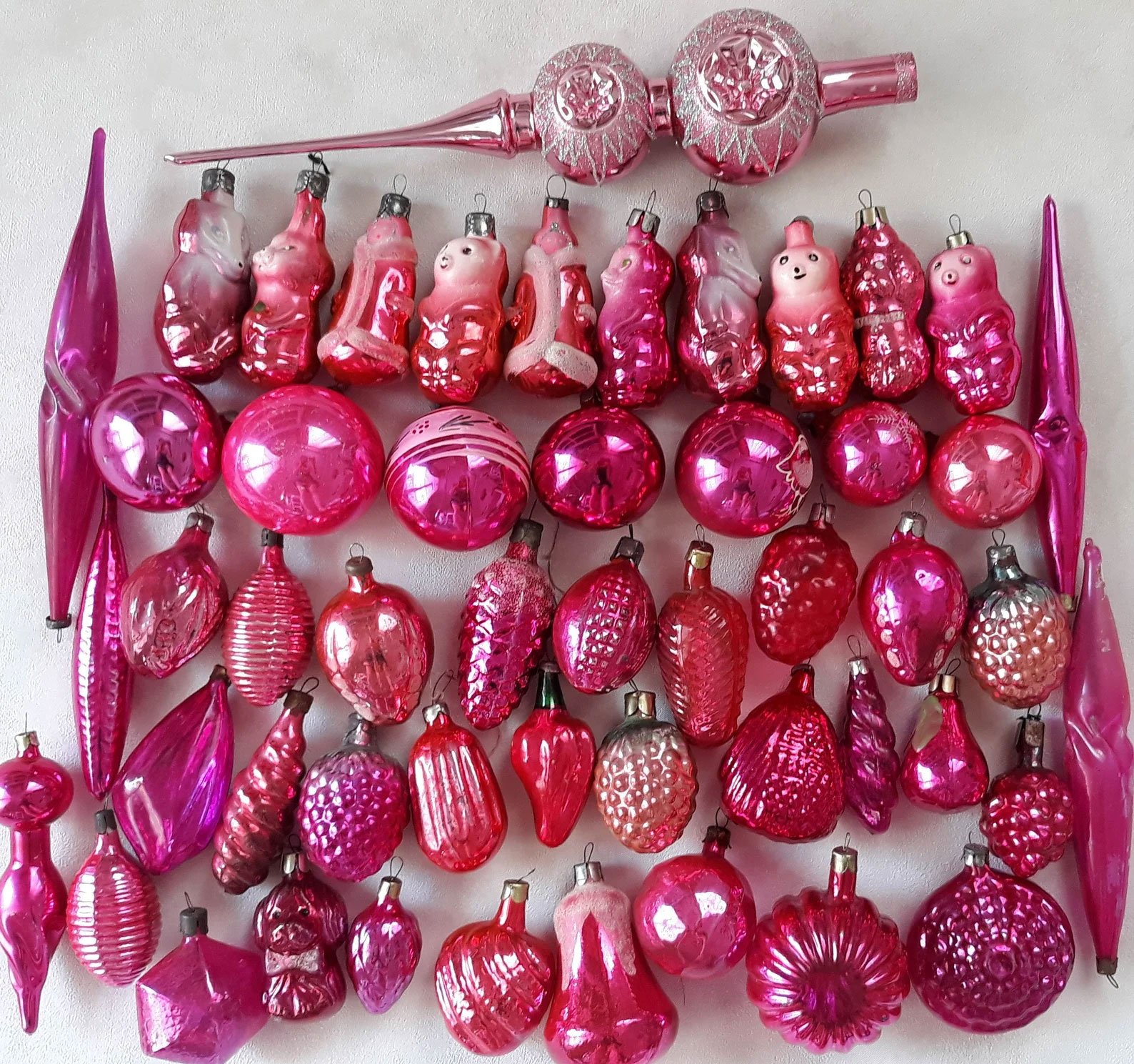 hot pink vintage Christmas ornaments from Etsy