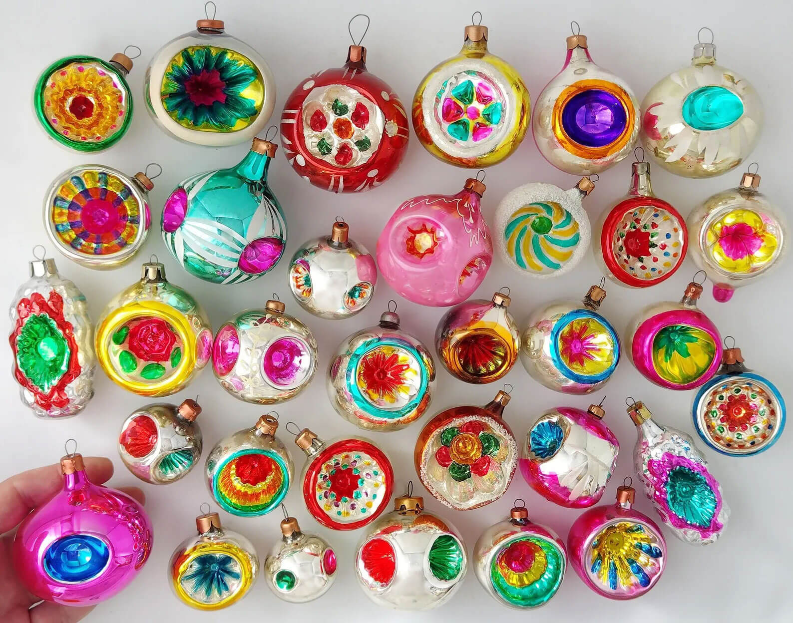 BALL Deep Indent - Glass Vintage Christmas Ornament, RETRO Tree Xmas Home Decor Pink Silver-Mercury Holiday Gift Decoration- Colored Bauble GlassVintageDecors 