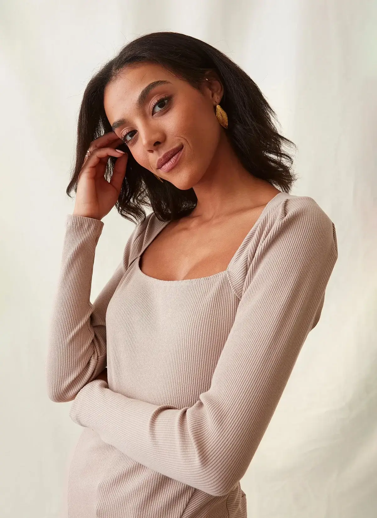woman wearing long sleeve scoop neck from sustainable fashion brand grey state apparel